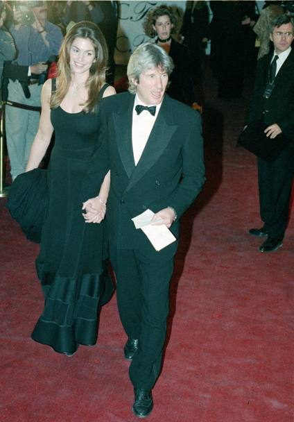 Cindy Crawford con il marito Richard Gere nel 1994. I due resteranno sposati dal 1992 al 1996 (AP)